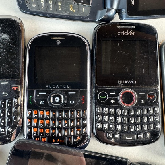 Mixed Brands Cell Phone Lot Bar QWERTY Parts Repair Untested AT&T Verizon - Picture 3 of 10